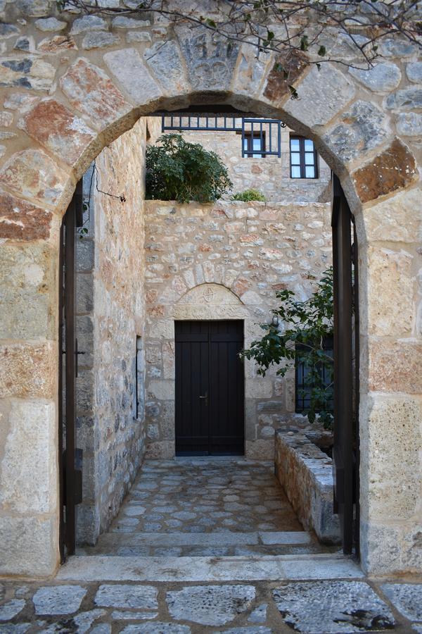 Pyrgoi Theodorakaki: O Gerolimenas Hotel Exterior photo